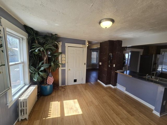 14 Chestnut Ave 2, Auburn, MA 01501