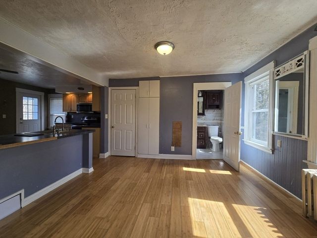 14 Chestnut Ave 2, Auburn, MA 01501
