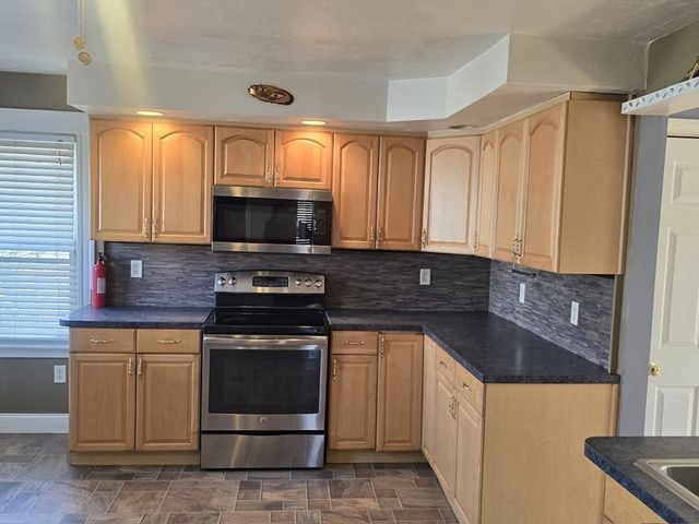 14 Chestnut Ave 2, Auburn, MA 01501