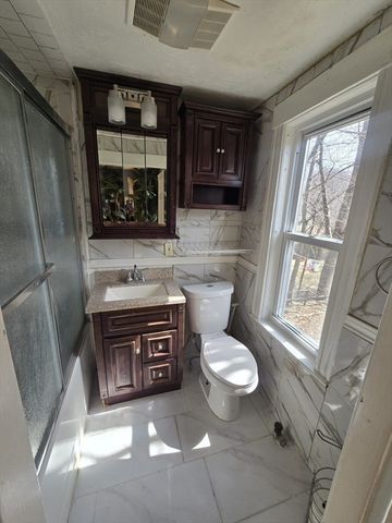 14 Chestnut Ave 2, Auburn, MA 01501