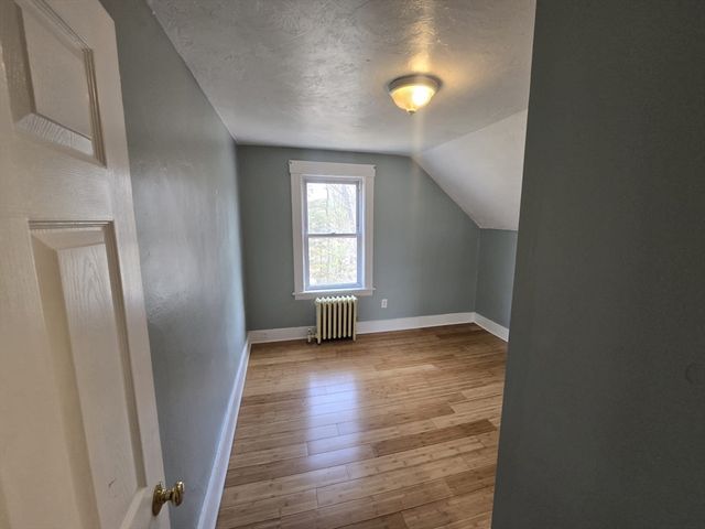14 Chestnut Ave 2, Auburn, MA 01501