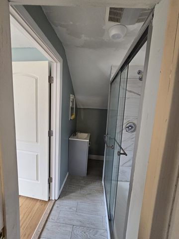 14 Chestnut Ave 2, Auburn, MA 01501