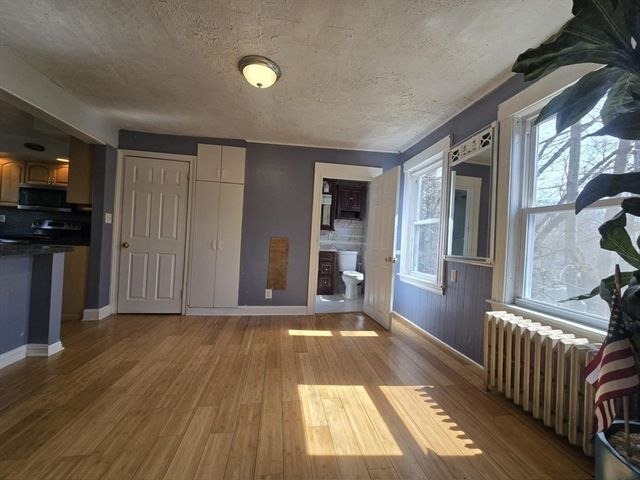 14 Chestnut Ave 2, Auburn, MA 01501