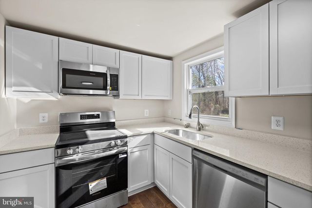 3366 LAVUE LN, Fredericksburg, VA 22408