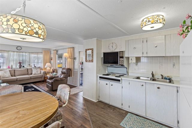 4019 OAKWOOD, Bradenton, FL 34208