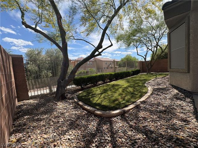 4117 Gliding Gulls Avenue, North Las Vegas, NV 89084