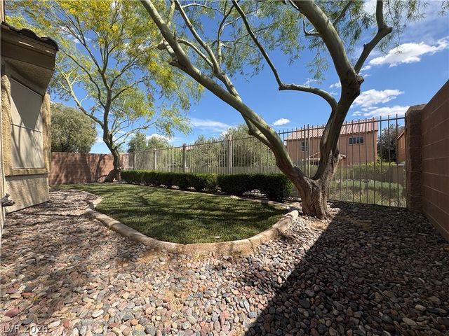 4117 Gliding Gulls Avenue, North Las Vegas, NV 89084