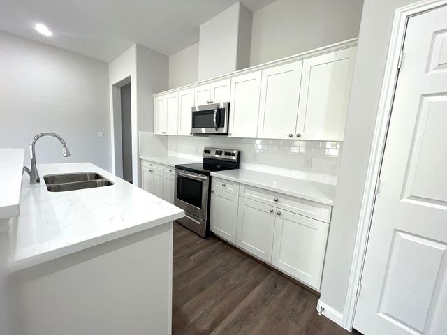 227 County Road 5017, Cleveland, TX 77327