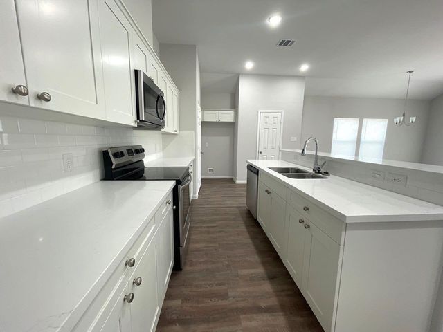 227 County Road 5017, Cleveland, TX 77327