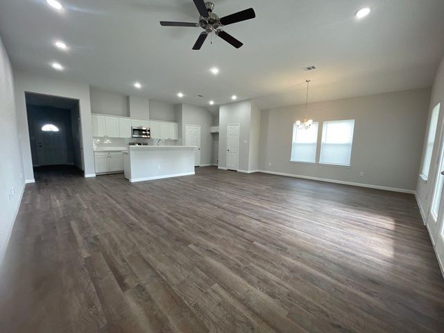 227 County Road 5017, Cleveland, TX 77327