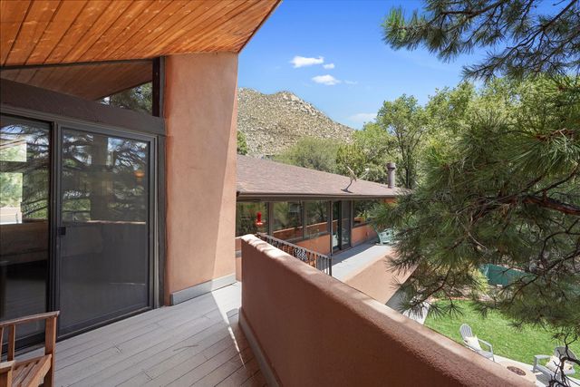 36 Sandia Heights Drive NE, Albuquerque, NM 87122
