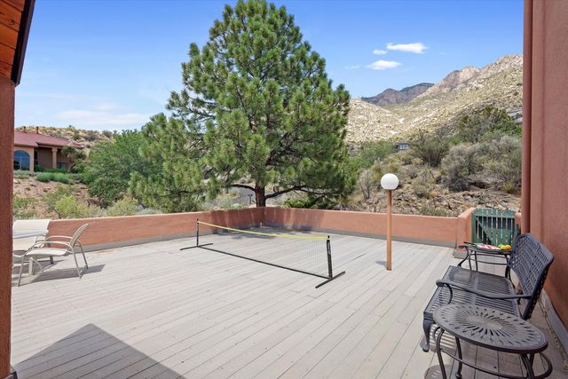 36 Sandia Heights Drive NE, Albuquerque, NM 87122