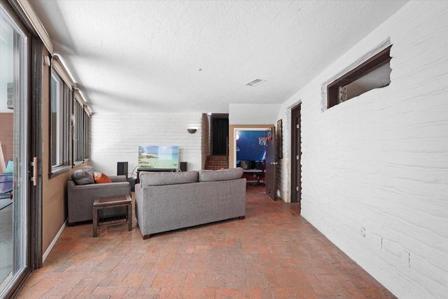 36 Sandia Heights Drive NE, Albuquerque, NM 87122