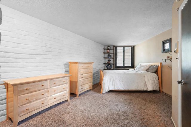 36 Sandia Heights Drive NE, Albuquerque, NM 87122