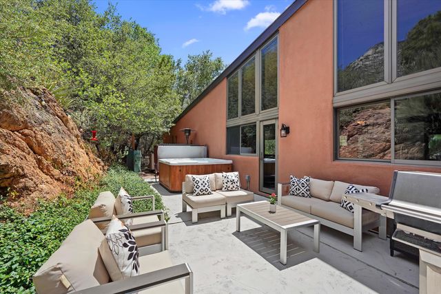 36 Sandia Heights Drive NE, Albuquerque, NM 87122