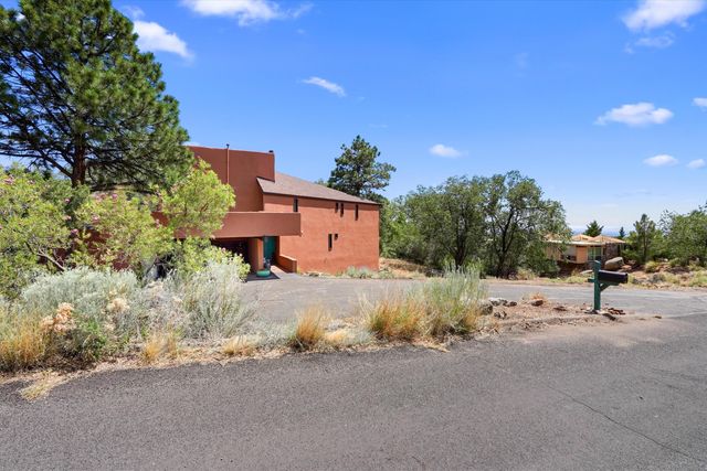 36 Sandia Heights Drive NE, Albuquerque, NM 87122