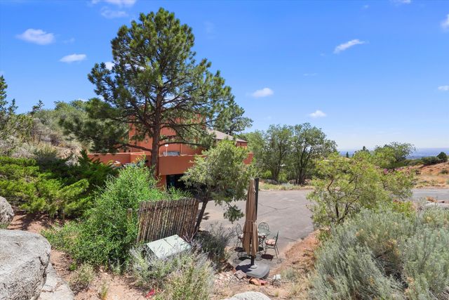 36 Sandia Heights Drive NE, Albuquerque, NM 87122