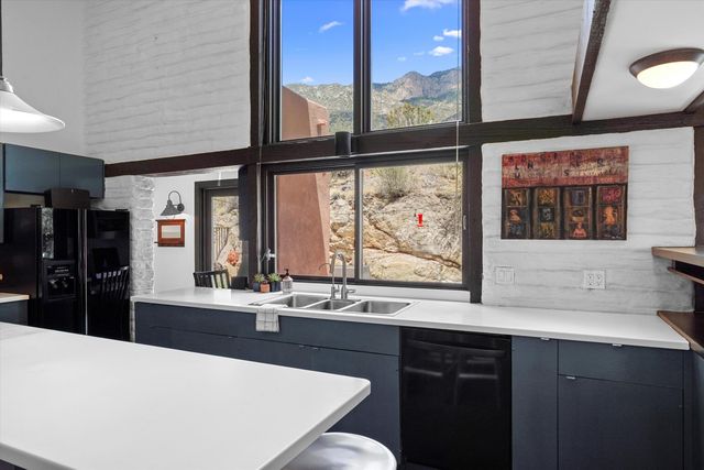 36 Sandia Heights Drive NE, Albuquerque, NM 87122