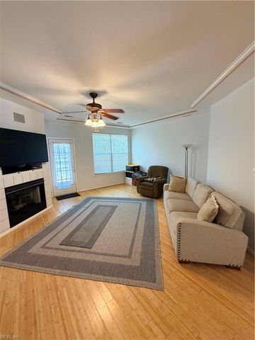 807 Oak Springs CT, Newport News, VA 23602