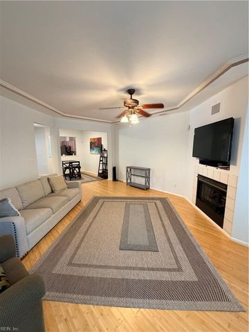 807 Oak Springs CT, Newport News, VA 23602