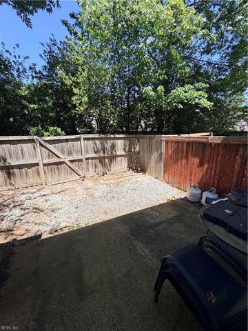 807 Oak Springs CT, Newport News, VA 23602