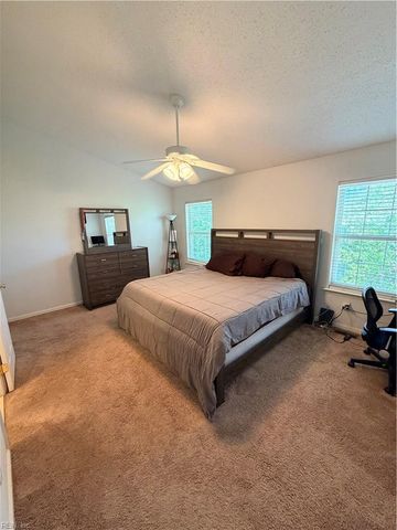 807 Oak Springs CT, Newport News, VA 23602