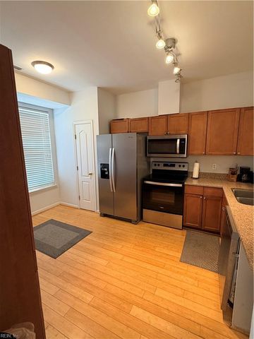807 Oak Springs CT, Newport News, VA 23602