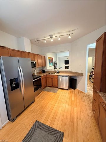 807 Oak Springs CT, Newport News, VA 23602