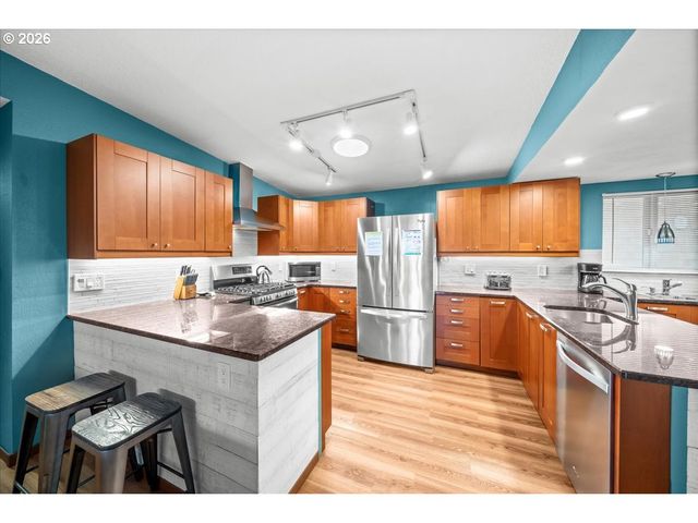 1658 S EDGEWOOD St, Seaside, OR 97138