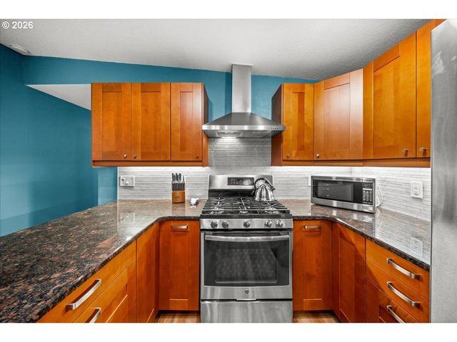 1658 S EDGEWOOD St, Seaside, OR 97138