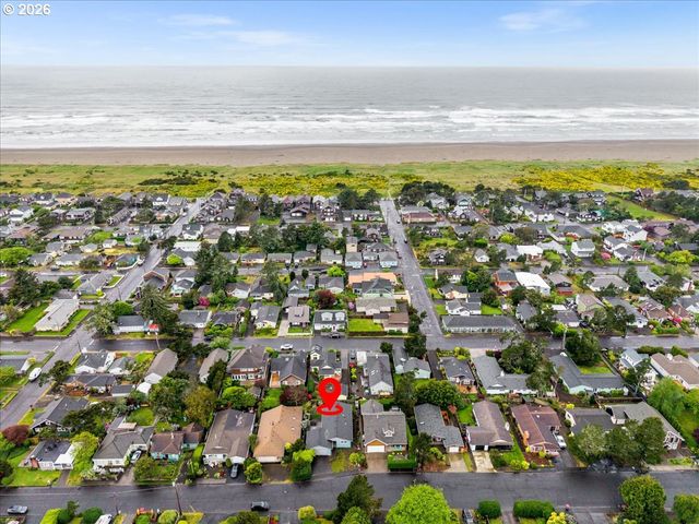 1658 S EDGEWOOD St, Seaside, OR 97138