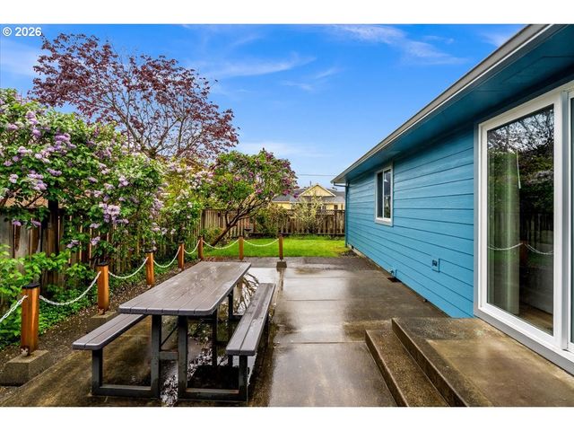 1658 S EDGEWOOD St, Seaside, OR 97138