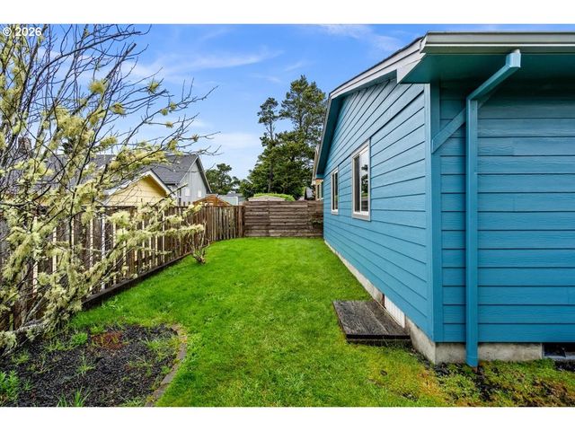 1658 S EDGEWOOD St, Seaside, OR 97138