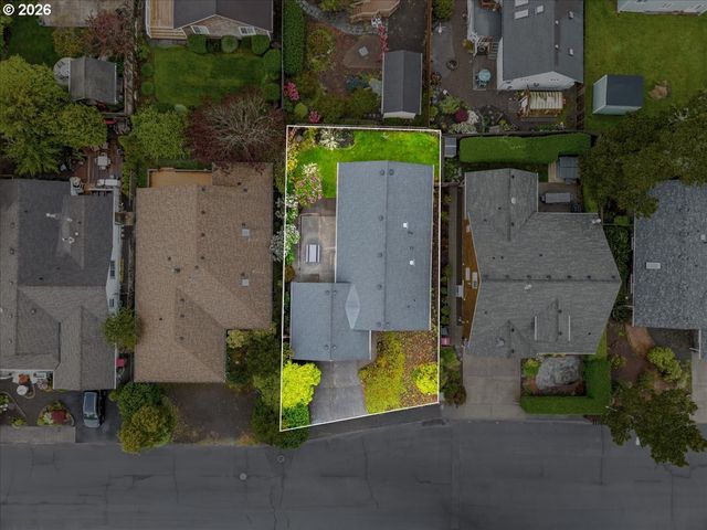 1658 S EDGEWOOD St, Seaside, OR 97138