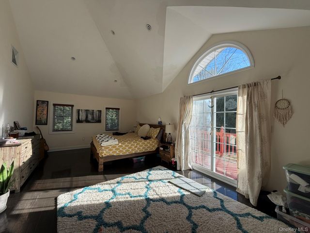 23 Arizona Avenue, Syosset, NY 11791