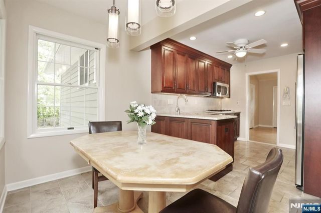 800 Glenside Court, Oradell, NJ 07649
