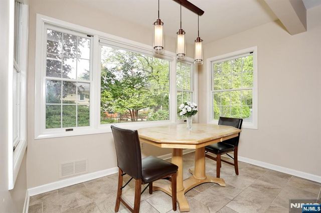 800 Glenside Court, Oradell, NJ 07649