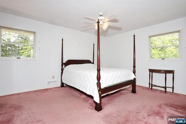 800 Glenside Court, Oradell, NJ 07649
