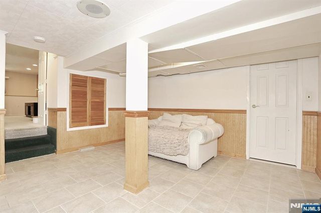 800 Glenside Court, Oradell, NJ 07649