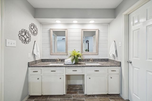 2011 Willow Point Drive, Kingwood, TX 77339