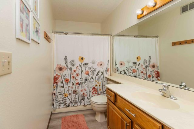 1625 35th Avenue S, Fargo, ND 58104