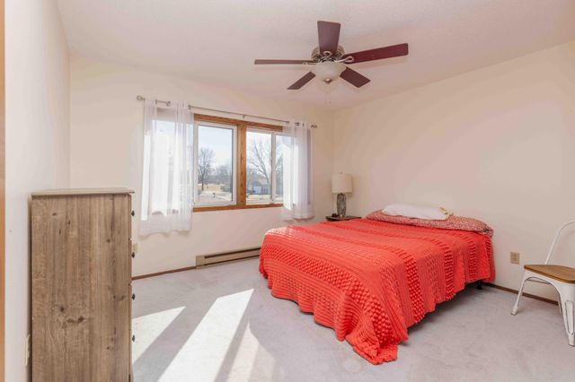 1625 35th Avenue S, Fargo, ND 58104