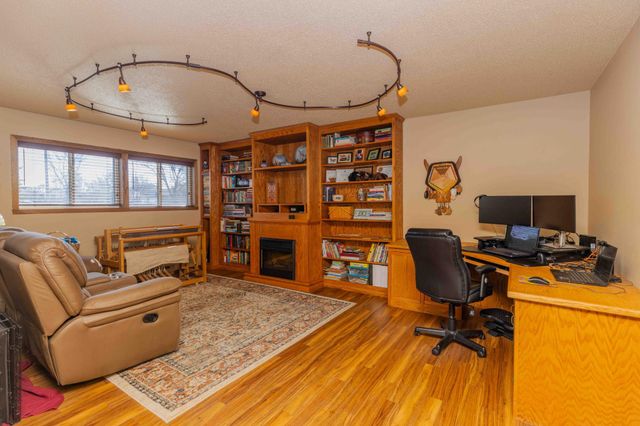 1625 35th Avenue S, Fargo, ND 58104