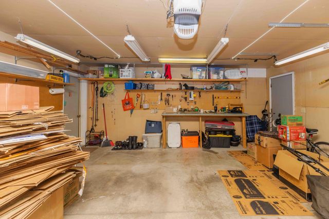 1625 35th Avenue S, Fargo, ND 58104