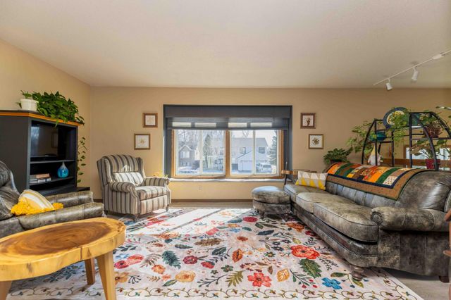 1625 35th Avenue S, Fargo, ND 58104