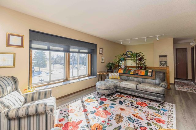 1625 35th Avenue S, Fargo, ND 58104