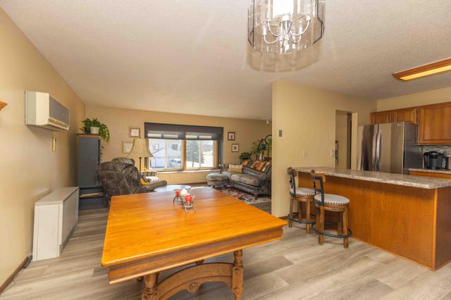 1625 35th Avenue S, Fargo, ND 58104