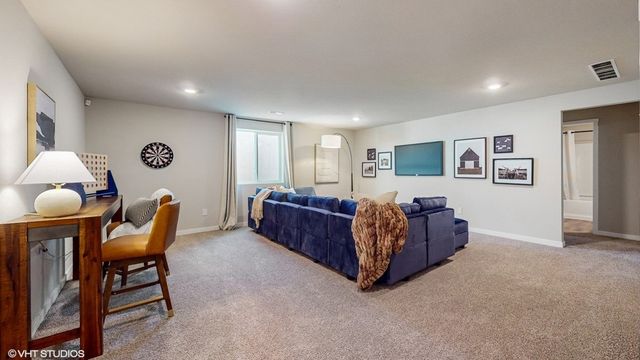 2787 Cecelia Drive, Hiawatha, IA 52233