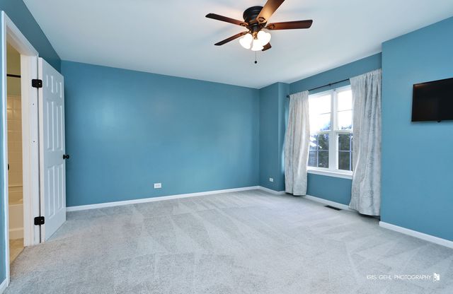 1225 Driftwood Lane, Pingree Grove, IL 60140