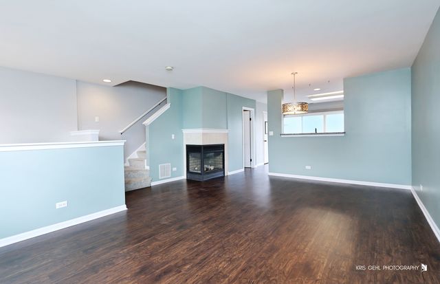 1225 Driftwood Lane, Pingree Grove, IL 60140